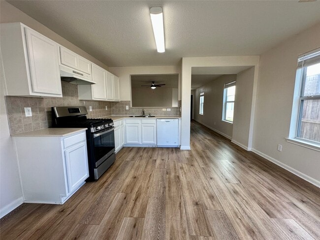 Photo - 20515 Hillsdale Park Dr