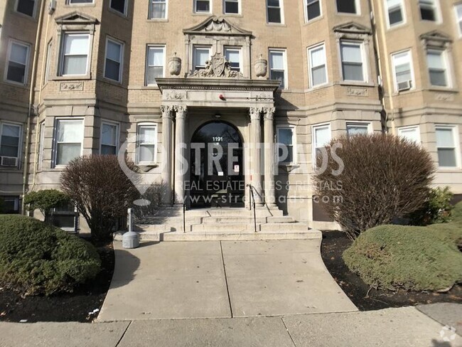 Building Photo - 1 bedroom in Boston MA 02215 Rental