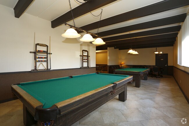 Longmeadow Apartments