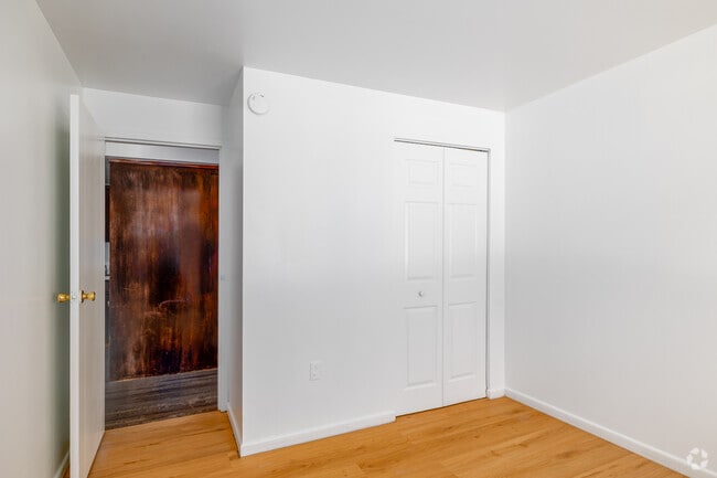 3BD, 1BA - 970SF - Third Bedroom - Green Acres Of Ravenna
