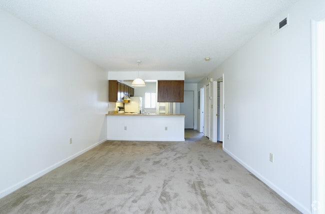 2BR, 2BA- 889 SF 1st Floor- Living Area