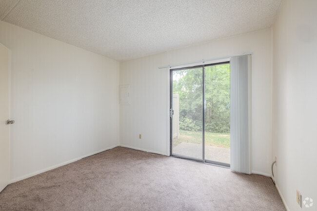 2BD, 1BA - 845SF - Bedroom 1