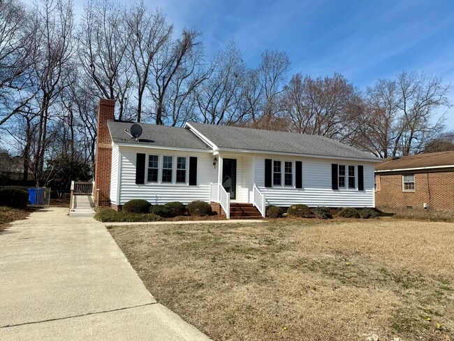 Photo - 606 Poe St SW