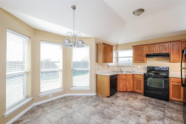 Photo - 113 Currie Ct