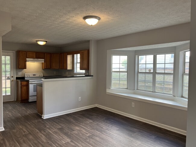 Photo - 6336 Wellington Walk Way