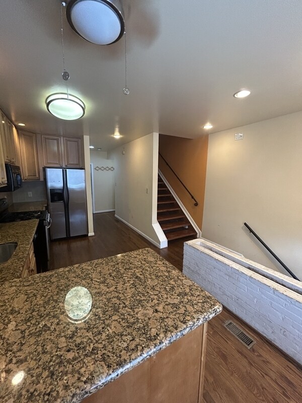 Photo - 22 E 24th St
