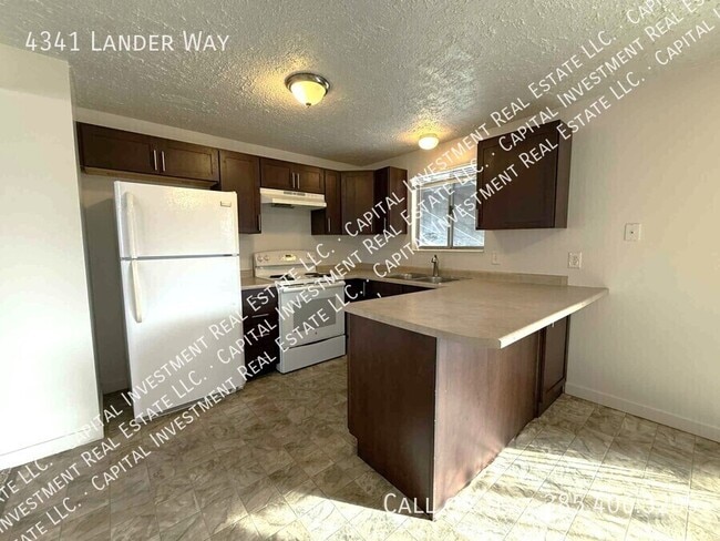 Photo - 4341 Lander Way