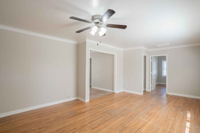 Photo - 3 Bed | 2 Bath in Midtown!