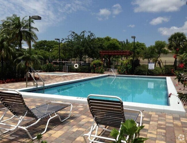 Building Photo - 611 Cypress Lake Blvd Unit H15 Rental