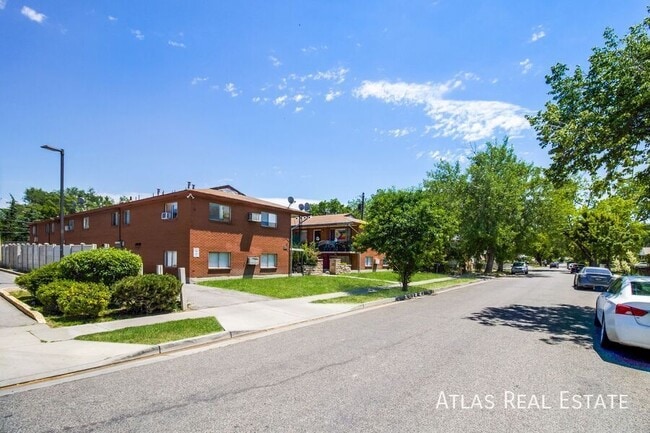 Photo - 1365 Emery St W Unit B6