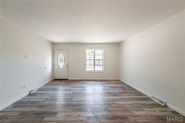 Photo - 3025 Pembroke Ln