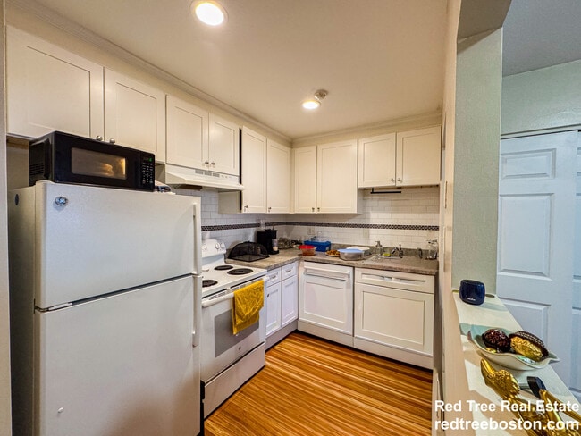 Photo - 11 Hodges Ave Unit 4