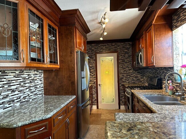 Photo - 707 SW 3rd Ave
