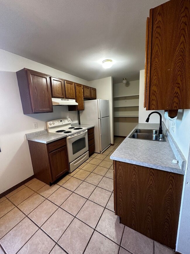Photo - 138-138 Talon Pl Unit 136
