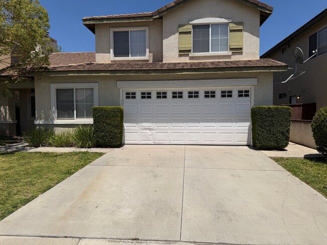Building Photo - Wonderful 4 Bedroom 3 Bathroom Home - Call Today