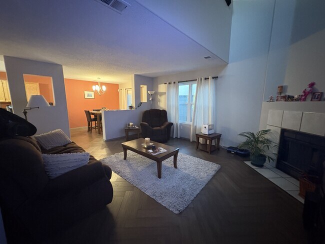 Photo - 3824 Ladera Dr NW