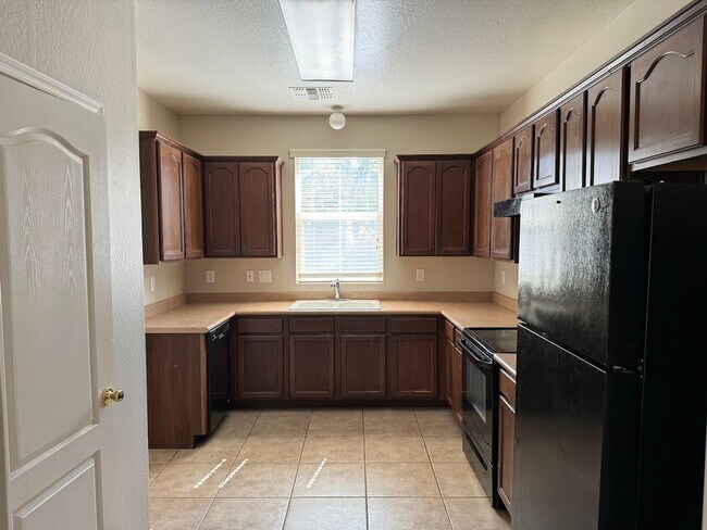 Photo - Beautiful Home for Rent in Tolleson!