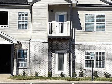 Building Photo - 813 Brush Crk St Unit 123