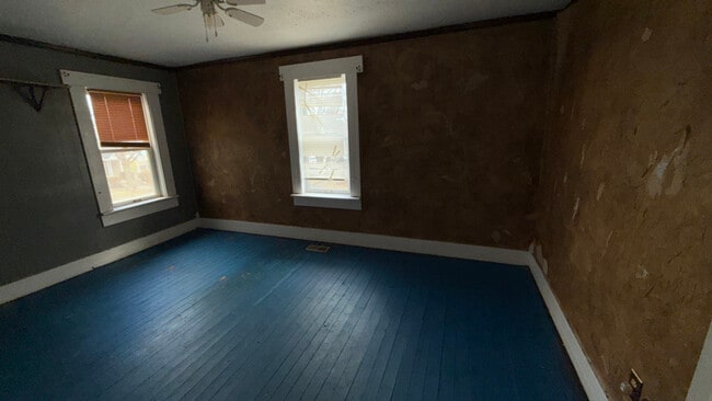 Photo - 41 W Main St