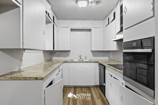 Photo - 403 Dogwood Ln