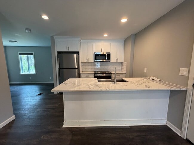 Photo - Charming 4/2.5 House in Armuchee- $1,995