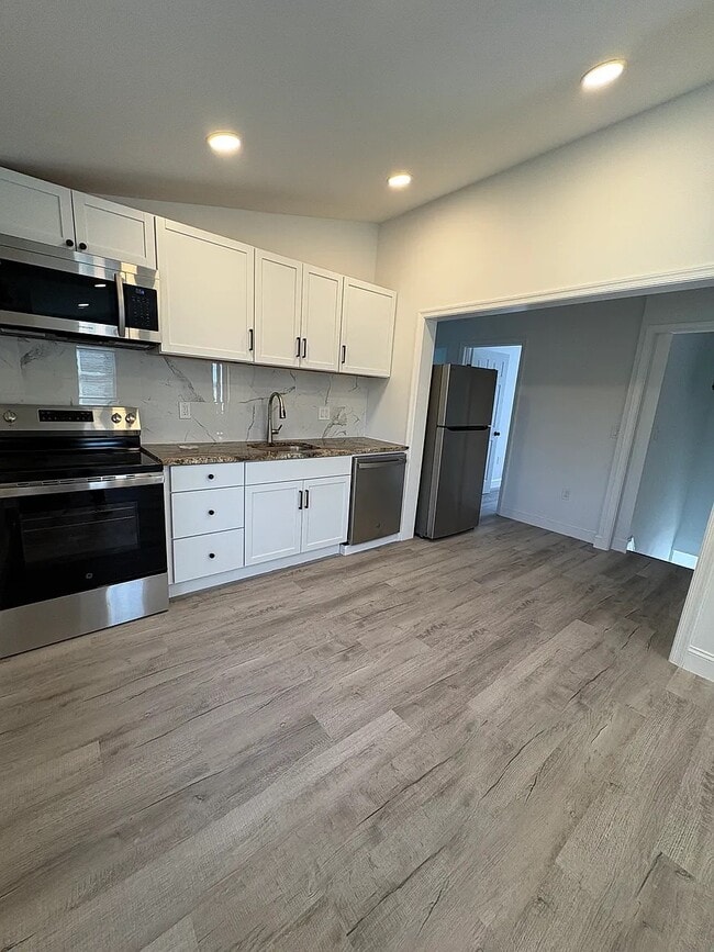 125 Sibley Ave Unit B