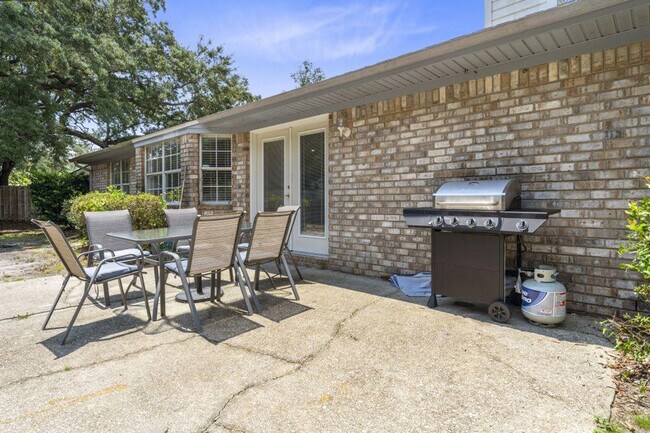 Photo - 406 Shorewood Cir Unit ID1265965P