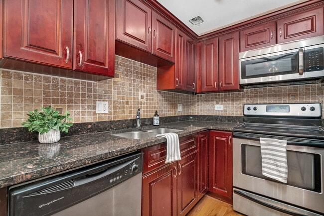 10214 S 84th Terrace