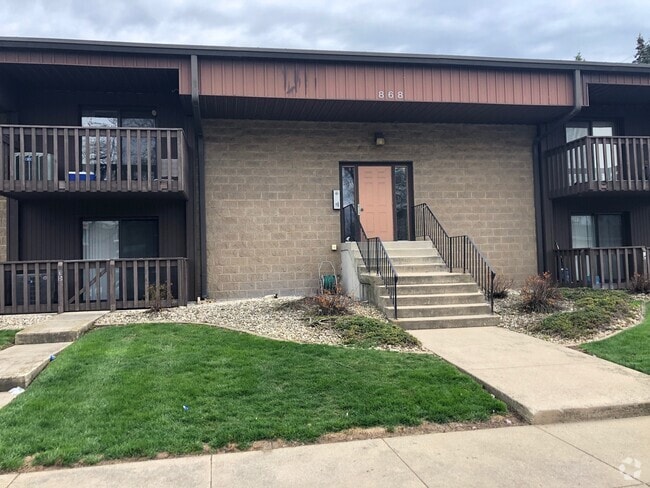 Building Photo - 868 N Prairie Ave Unit 1D Rental