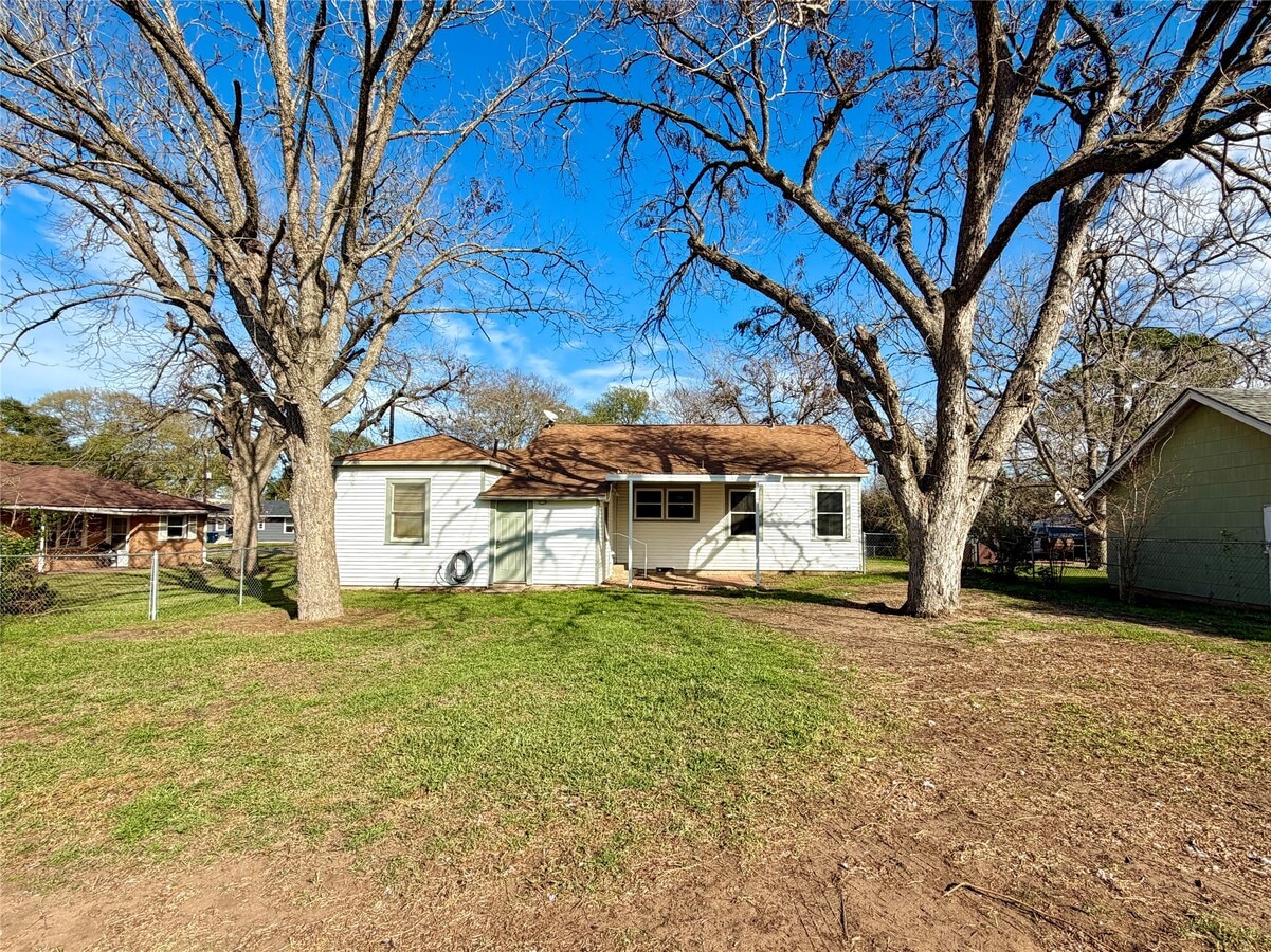 Photo - 1104 Marie St
