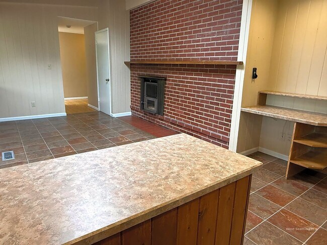 Photo - 6BR Classic Mid-Century Medina Home! Yard Service Included!