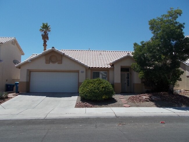Building Photo - Beautiful 1-Story Home Near Desert Shores ...