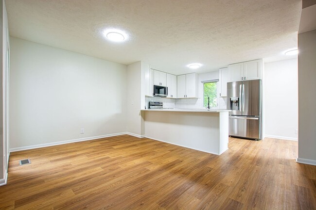 Photo - 722 S 153rd Cir