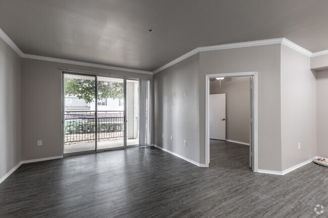 2BR, 1BA - 934SF - Living Room