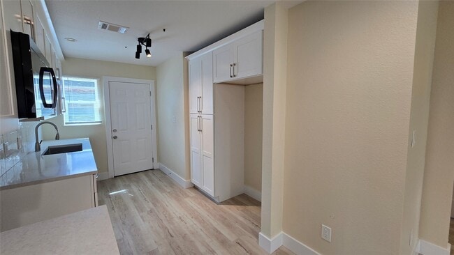 Photo - 7318 La Salette St