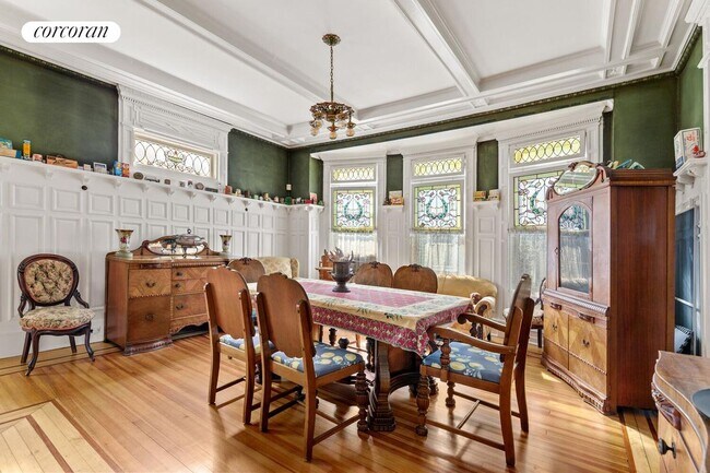 Photo - 257 E 19th St