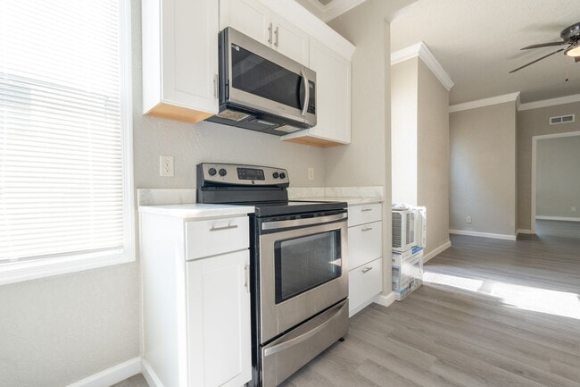 Photo - MOVE IN READY 2 Bedroom in the Heart of Oceanview!