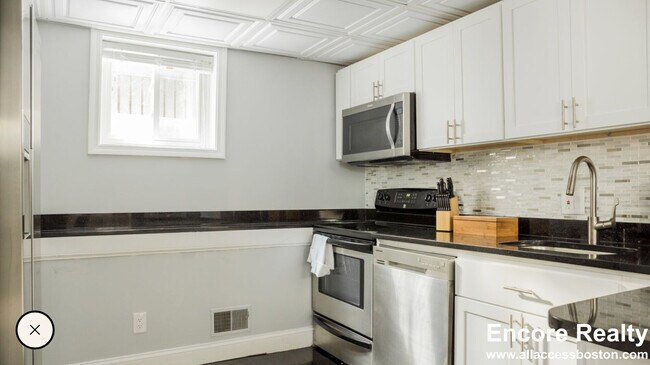 7 Story St Unit B