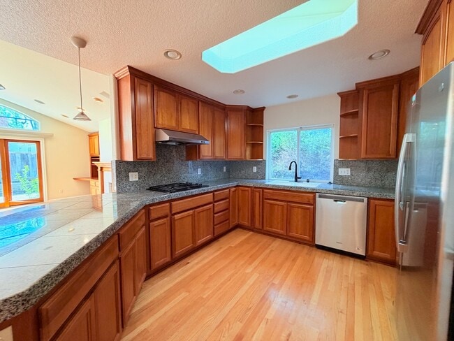 Photo - 4766 Elmhurst Dr