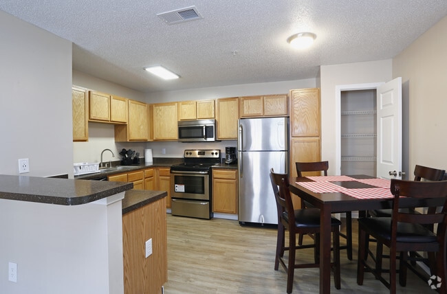 2BR, 2BA - 1100 SF Furnished- Dining Area