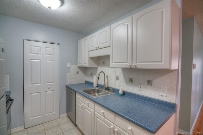 Photo - 86 Buddington Rd Unit 7