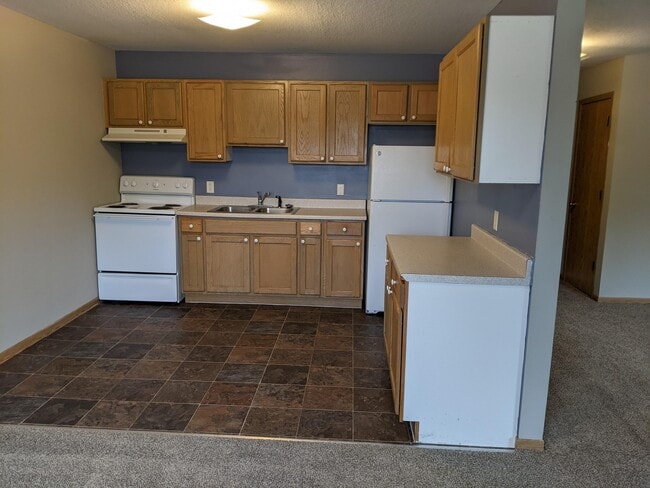 Goldfinch Meadows Apartments - Cedar Rapids, IA | ForRent.com