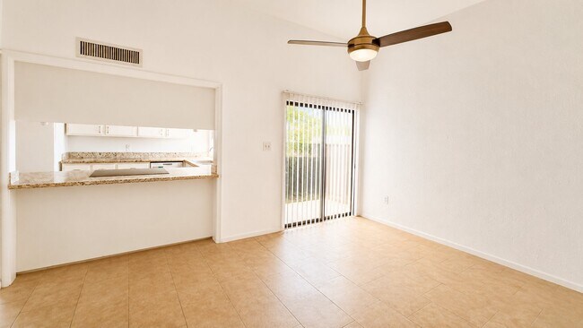 Photo - 322 E Huntington Dr