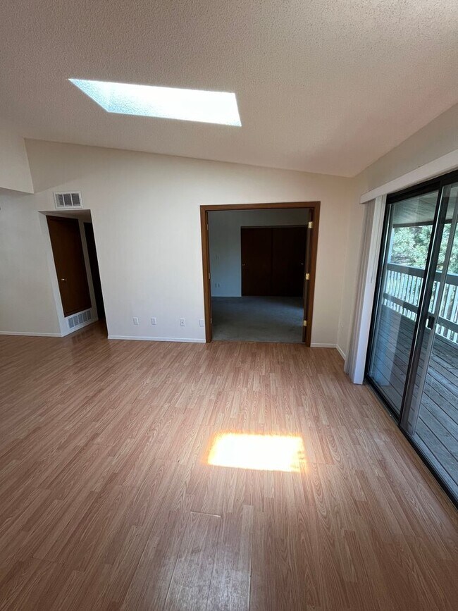 Photo - 3 Bed 2 Bath Updated Unit in Robinwood Unidad 201