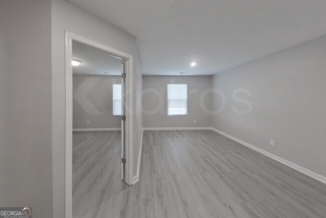Photo - 217 Sky Hawk Ln