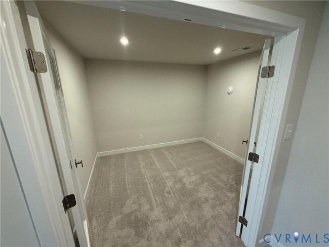 Photo - 1013 Arborway Ln