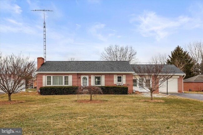 Building Photo - 1055 S Main St