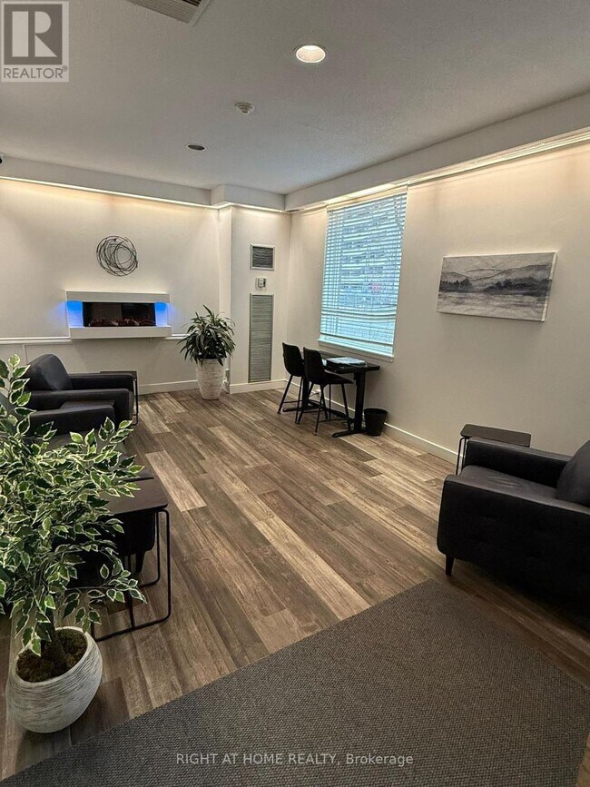 Photo - 1100 Ambleside Dr Unité 1115