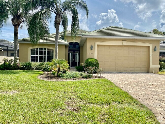 Building Photo - Pool Home Glen Lakes 2-3 Bedroom 2 Bath  2...