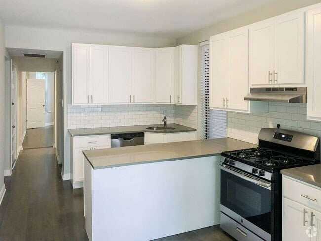 Building Photo - 2730 N Wayne Ave Unit 2 Rental